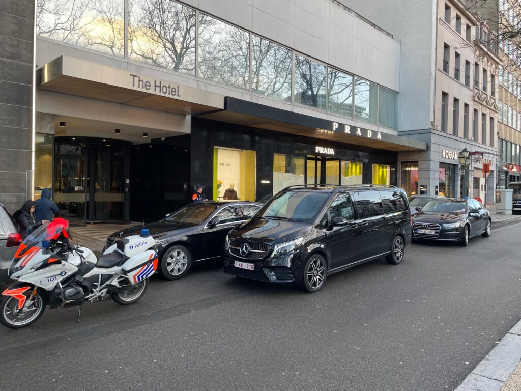 6cea8d38-d9f3-4170-bb2c-caf4817bdf3b